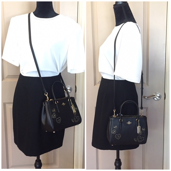 NEW Coach Mini Surrey Carryall With Heart Rivets - Picture 5 of 8